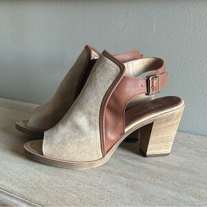 Coach and four made in Italy summer peep toe women’s leather stacked heel size 9